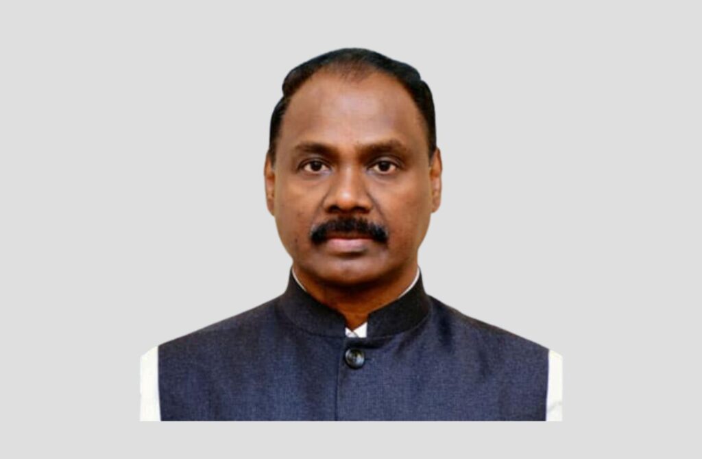 Current railway projects must be reviewed: CAG Murmu