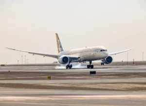 Etihad Airways expands fleet with new Boeing 787-10 Dreamliner
