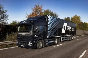 DFDS boosts green fleet: Orders 100 Volvo electric trucks