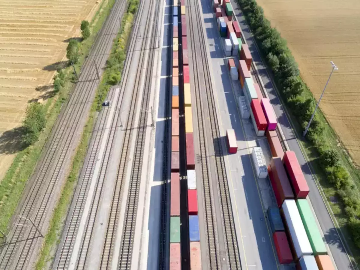 DP World launches specialised rail freight service to Mundra Port