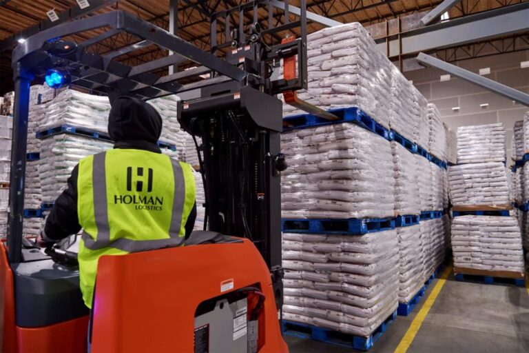 Holman Logistics revolutionises warehouse management with AI-enabled software