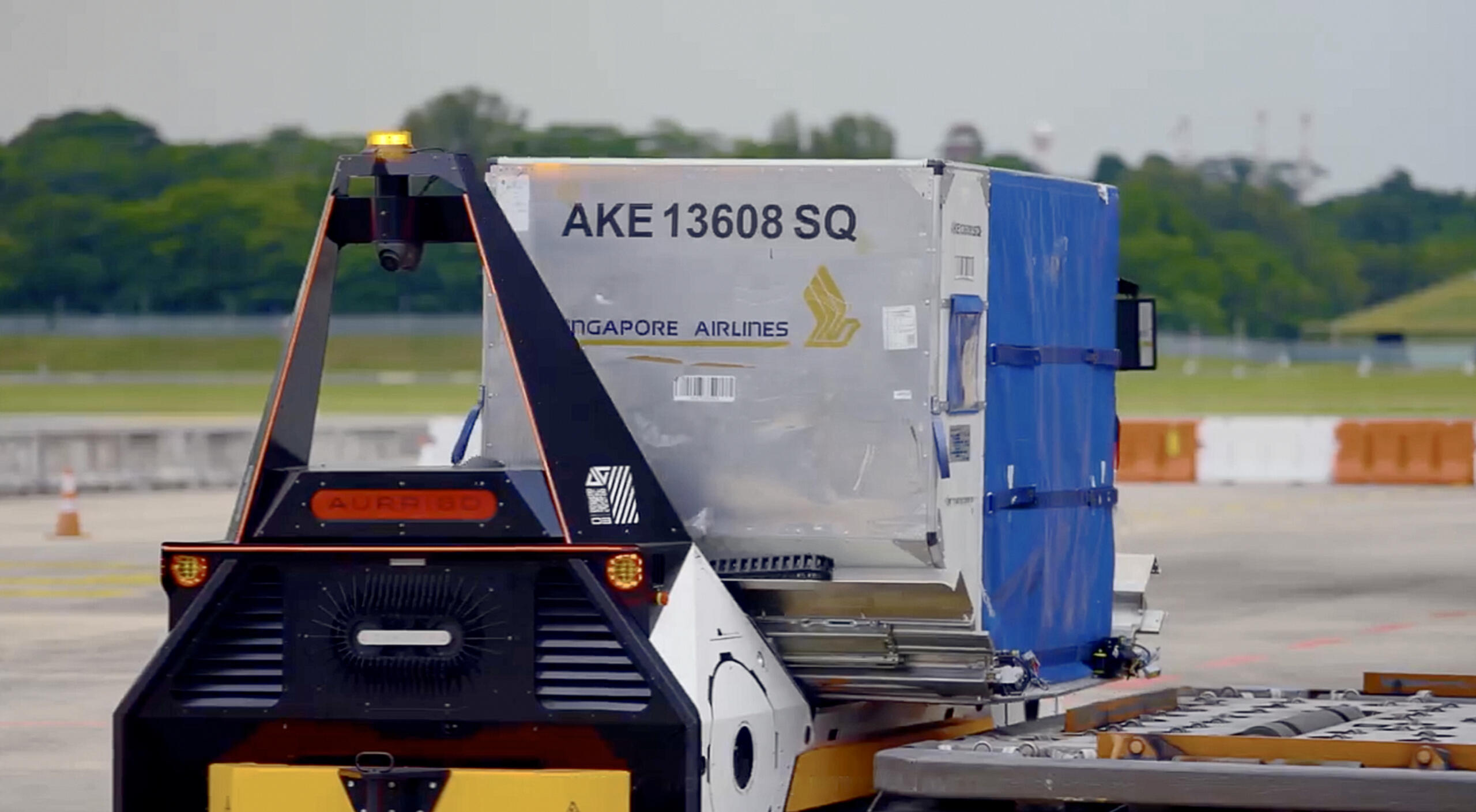 Aurrigo introduces autonomous baggage handling vehicles at Changi airport