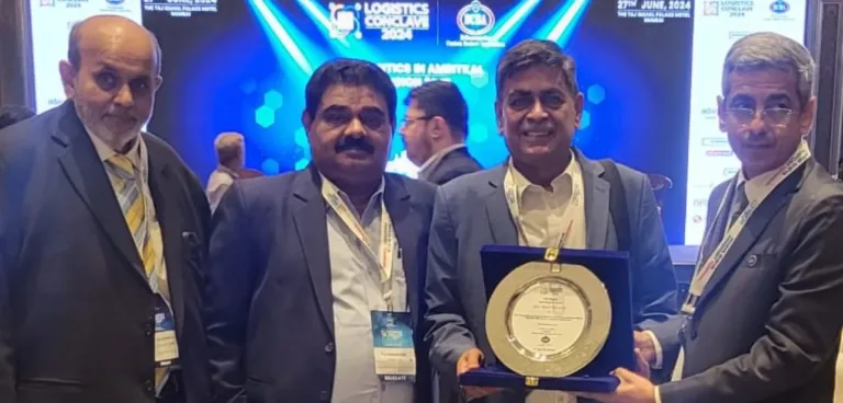 C K Govil honoured by BCBA President at Mumbai conclave