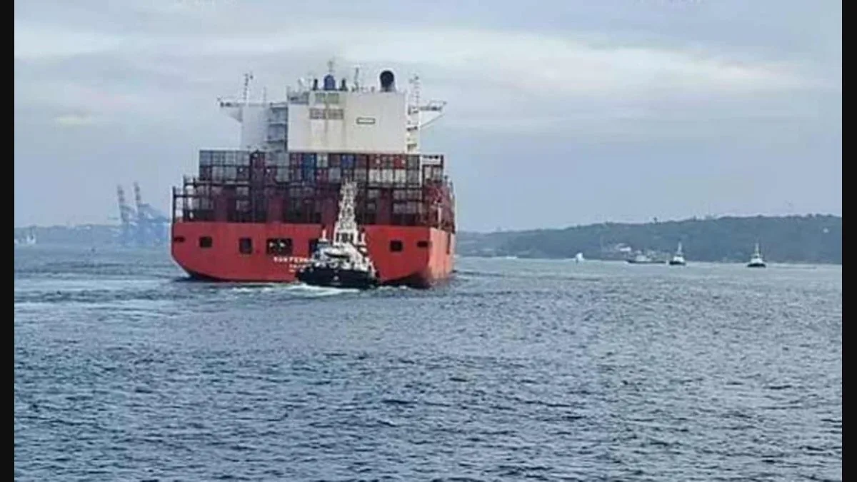 Vizhinjam Port welcomes first mothership with 2000 containers