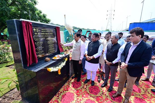 Sarbananda Sonowal launches sustainable projects signs key MoUs at JN Port