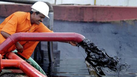 India boosts Russian crude oil imports to 40% amid global sanctions