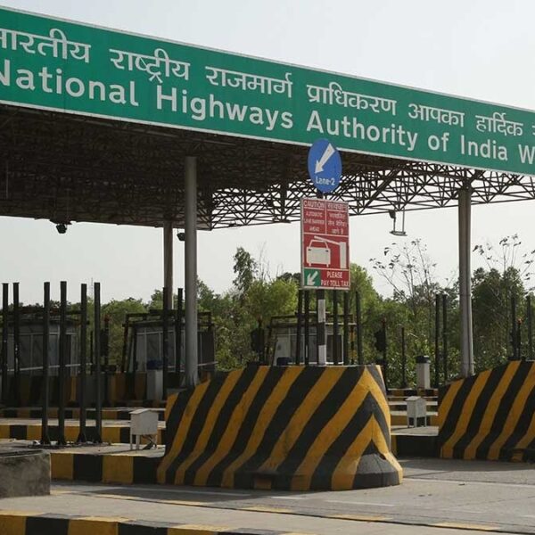 India's toll plaza wait times cut to 47 seconds, boosting logistics efficiency