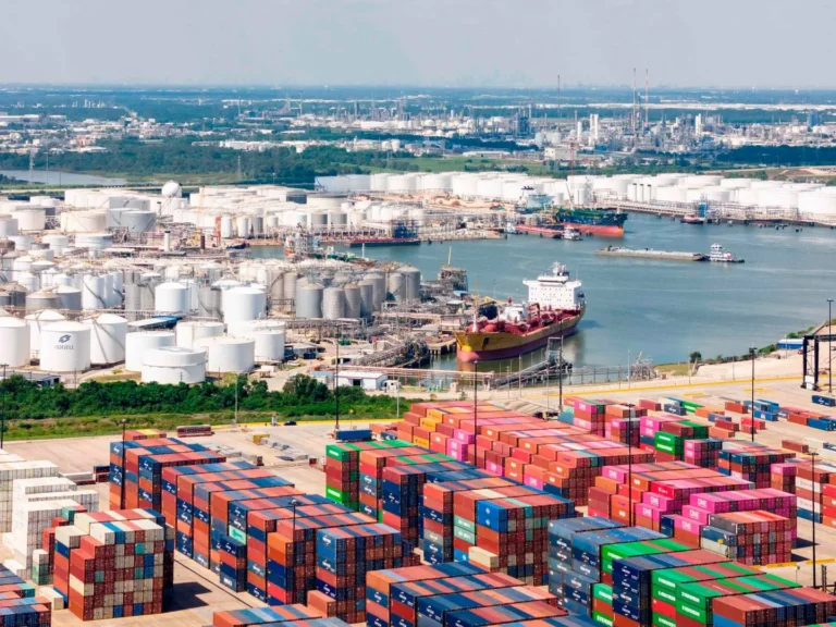 Port of Singapore to mandate digital bunkering services by 2025