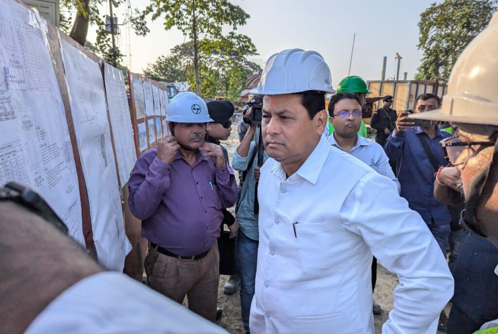 Minister Sonowal reviews Assam’s first ship repair facility at Pandu Port