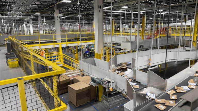 Amazon unveils advanced robotic fulfilment center in Shreveport