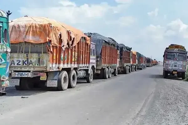 India’s trucking industry faces Rs 10 crore daily…