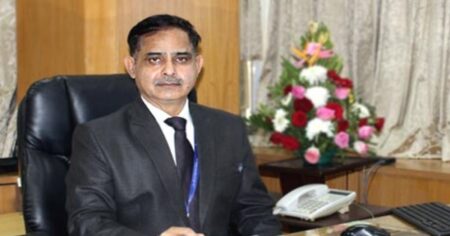 Capt. B. K. Tyagi takes additional charge as SCI Director (P&A)