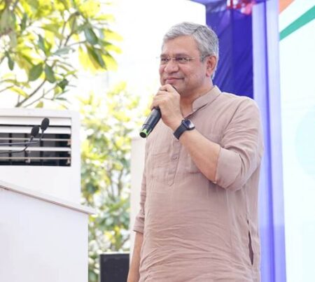 India’s electronics exports cross ₹3.25 lakh cr amid major policy push