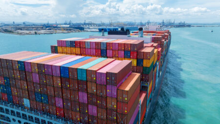 India’s exports hit record $820 billion in 2024–25