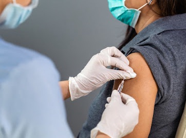 India’s COVID-19 vaccine delivery showcased at health summit