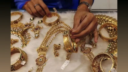 India's gems & jewellery exports see 4.62% dip in April