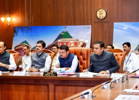 CM Fadnavis proposes logistics hub to boost Dhule’s growth plan
