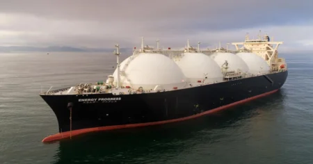 Global LNG marine fuel demand set to double by 2030 amid green shift