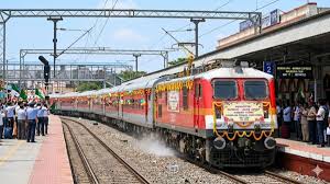 Vaishnaw Flags Off New Bengaluru-Mumbai Express