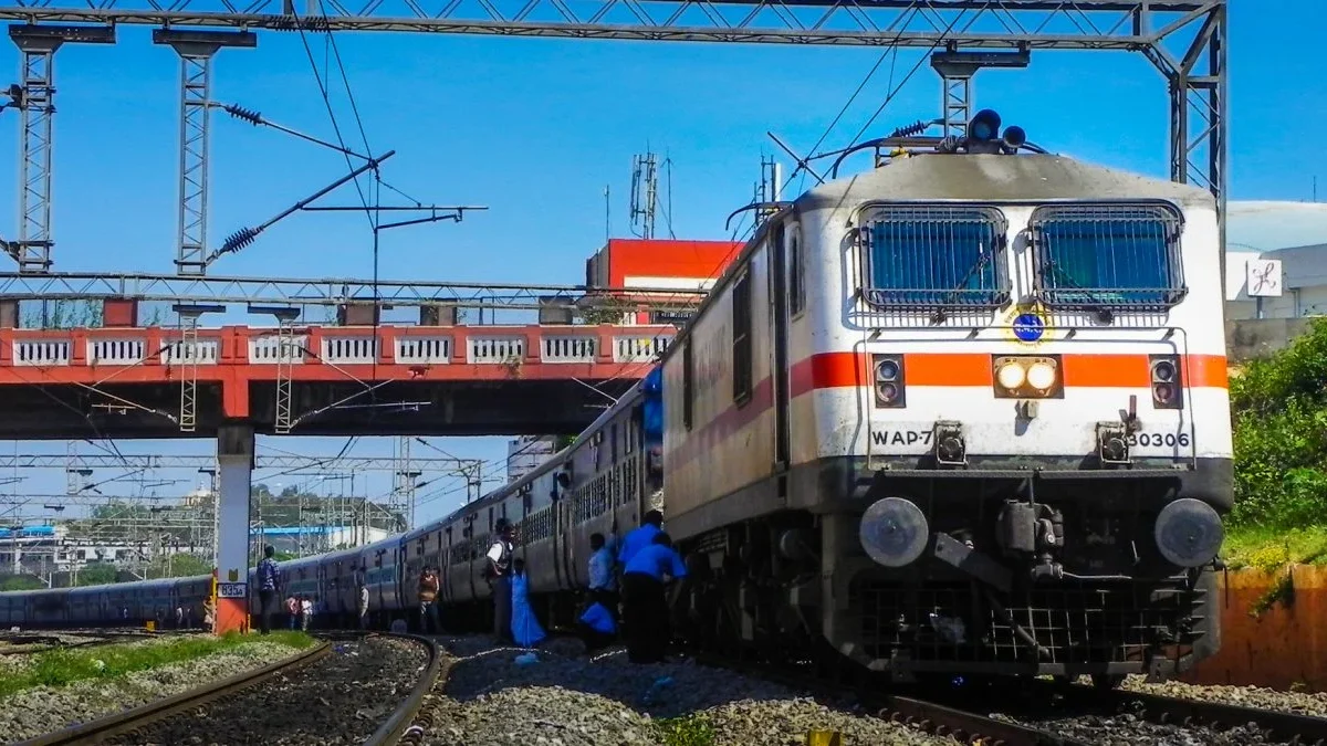Indian Railways Approves Rs 270 Crore Kavach Rollout on East Coast
