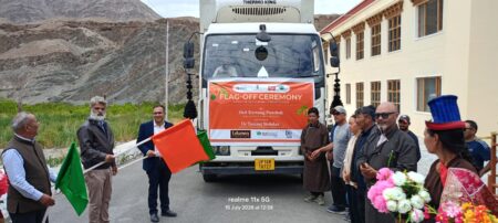 Ladakh flags off first fresh apricot export consignment to UAE Ladakh flags off first fresh apricot export consignment to UAE