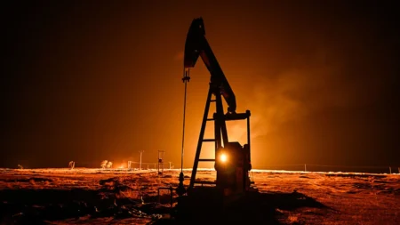 Hormuz tanker traffic stalls as US-Iran peace talks stall