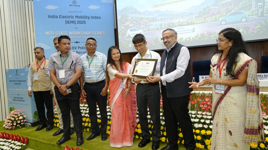 Shri Rajiv Gauba Calls for Faster EV Adoption at NITI Meet